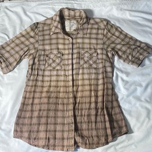 neutral plaid top